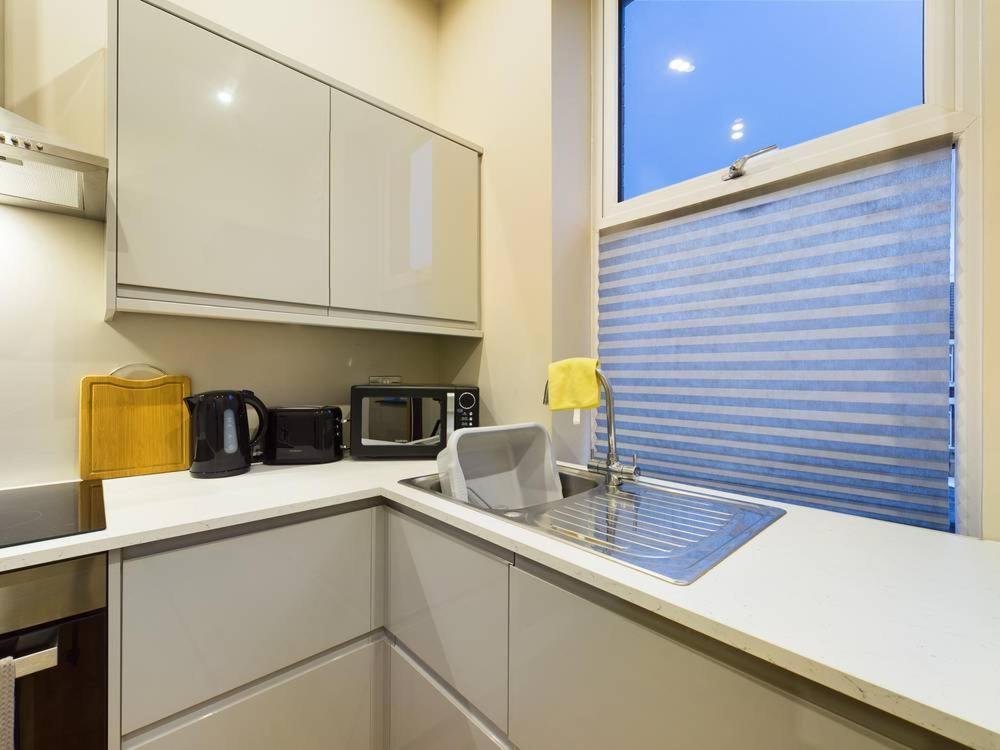 Gibson Manor Apartments วอลลาซีย์ ภายนอก รูปภาพ